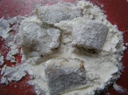 Судак жареный на сковороде - шаг 4 Судак жареный на сковороде - шаг 4