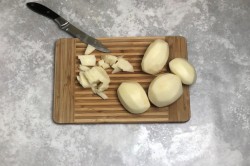 название картинки Гороховый суп с копчеными ребрышками классический