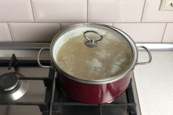 название картинки Гороховый суп с копчеными ребрышками классический