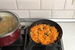 название картинки Гороховый суп с копчеными ребрышками классический