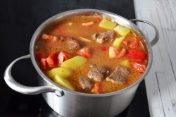 название картинки Венгерский суп гуляш