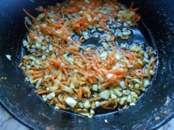 название картинки Суп из крапивы с яйцом и мясом