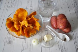 Суп из лисичек свежих