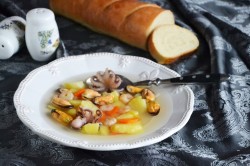 название картинки Суп из морского коктейля с морепродуктами