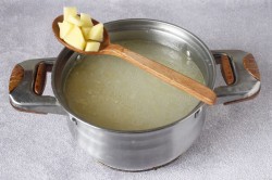 Суп из морской капусты с яйцом - шаг 5