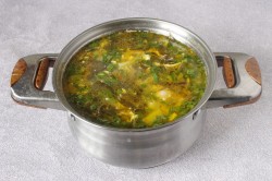 Суп из морской капусты с яйцом - шаг 8