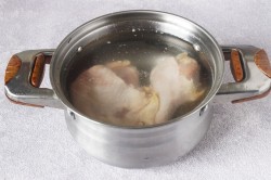 Суп из морской капусты с яйцом - шаг 1