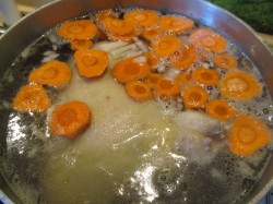 название картинки Суп из пшеничной крупы с курицей