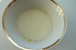 Суп пюре из сельдерея с твердым сыром и сметаной