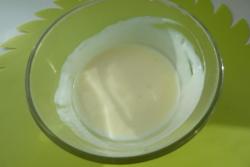 Суп пюре из сельдерея с твердым сыром и сметаной