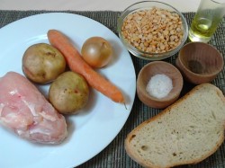 Суп пюре гороховый с курицей - шаг 1