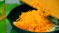 Суп-пюре из кабачка с томатами и сливками