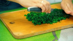 Суп-пюре из кабачка с томатами и сливками