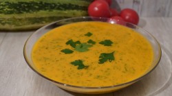 Суп-пюре из кабачка с томатами и сливками