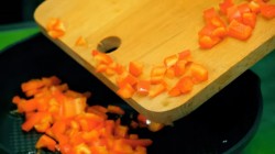 Суп-пюре из кабачка с томатами и сливками