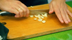 Суп-пюре из кабачка с томатами и сливками