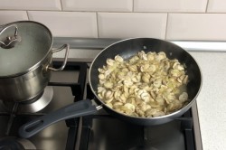 Суп пюре из картофеля и шампиньонов