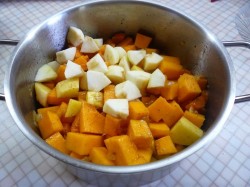 Суп пюре из тыквы с яблоками и мускатным орехом