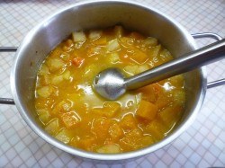 Суп пюре из тыквы с яблоками и мускатным орехом