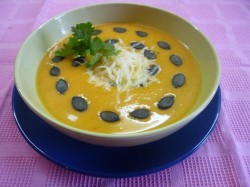 Суп пюре из тыквы с яблоками и мускатным орехом