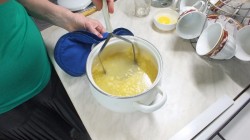 Суп-пюре с ветчиной и яйцом