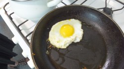 Суп-пюре с ветчиной и яйцом