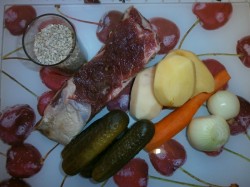 Суп рассольник в мультиварке с говядиной и солеными огурцами