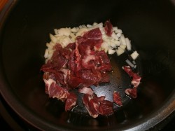 Суп рассольник в мультиварке с говядиной и солеными огурцами