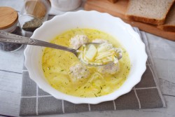 название картинки Суп с фрикадельками и вермишелью