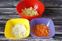 название картинки Суп с пельменями и картошкой