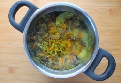 название картинки Суп с плавленым сыром и лесными опятами