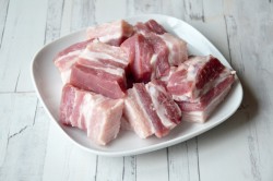 название картинки Суп с рисом и ребрышками в мультиварке