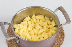 Сырный суп с плавленным сыром и грибами