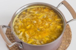 Сырный суп с плавленным сыром и грибами