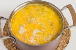 Сырный суп с плавленным сыром и грибами