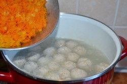 название картинки Суп с тефтелями и вермишелью