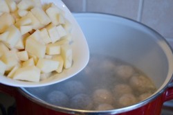 название картинки Суп с тефтелями и вермишелью