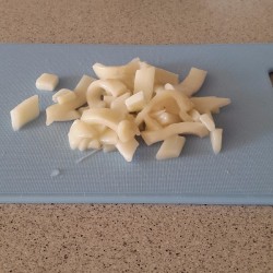 Суп с томатами кальмарами и брокколи - шаг 2