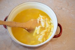 название картинки Суп с яйцом и курицей