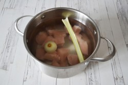 название картинки Суп щи из квашеной капусты с курицей