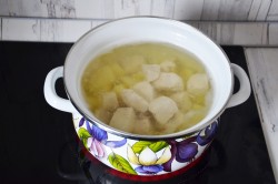 название картинки Суп щи из квашеной капусты с курицей