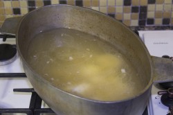 Суп шурпа из говядины в казане