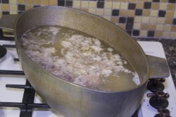 Суп шурпа из говядины в казане