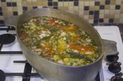 Суп шурпа из говядины в казане