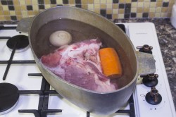 Суп шурпа из говядины в казане