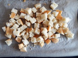 Сухарики из батона в духовке