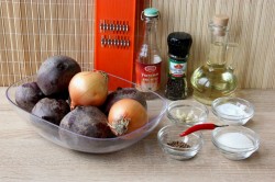 название картинки Сырая свекла по-корейски с луком и чесноком