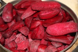 Свекольная икра на зиму  через мясорубку