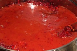 Свекольная икра на зиму  через мясорубку