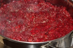 Свекольная икра на зиму  через мясорубку